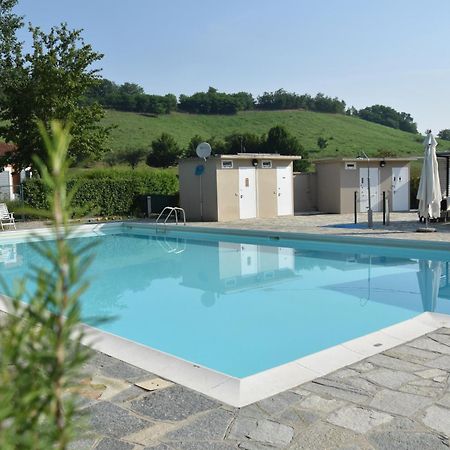 Aura Loving Home Con 4 Posti Letto, Cucina Completa, Terrazzo Ed Un Grande Parco Verde Serravalle d'Asti Luaran gambar