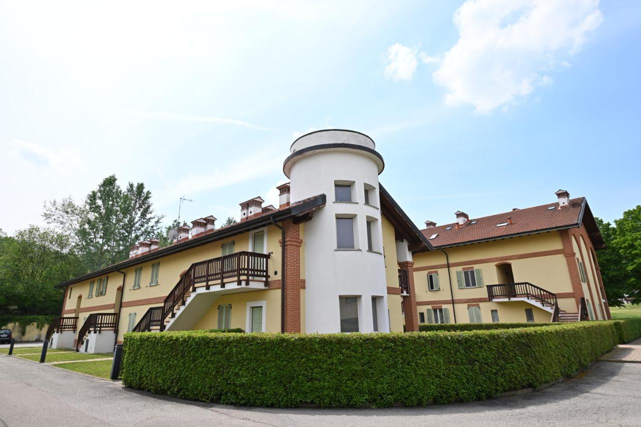 Aura Loving Home Con 4 Posti Letto, Cucina Completa, Terrazzo Ed Un Grande Parco Verde Serravalle d'Asti Luaran gambar