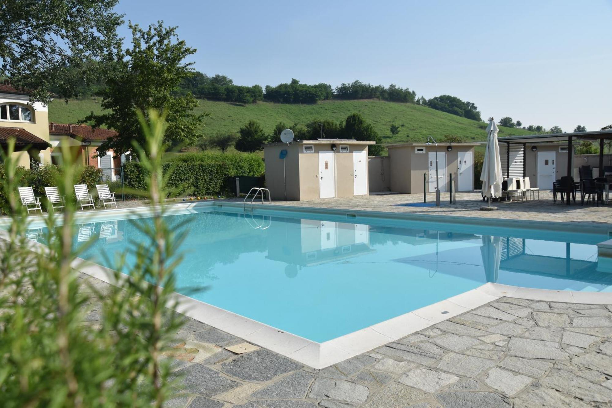Aura Loving Home Con 4 Posti Letto, Cucina Completa, Terrazzo Ed Un Grande Parco Verde Serravalle d'Asti Luaran gambar