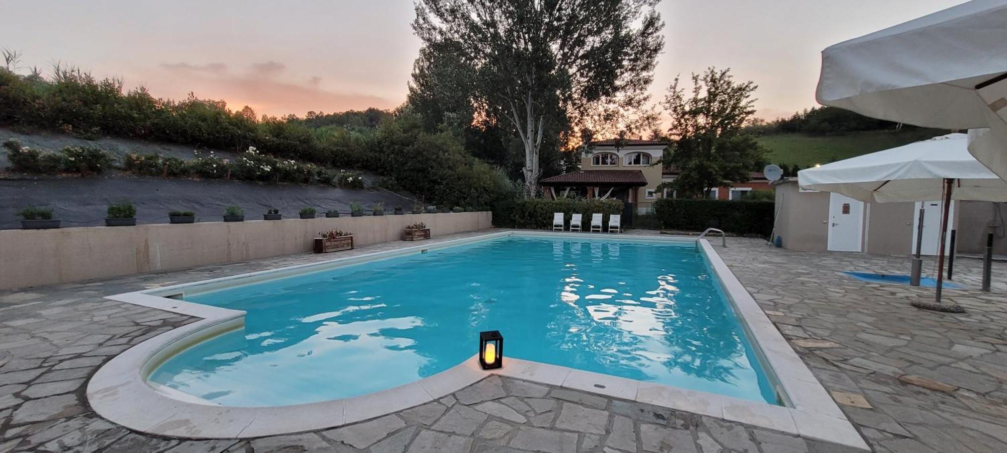 Aura Loving Home Con 4 Posti Letto, Cucina Completa, Terrazzo Ed Un Grande Parco Verde Serravalle d'Asti Luaran gambar